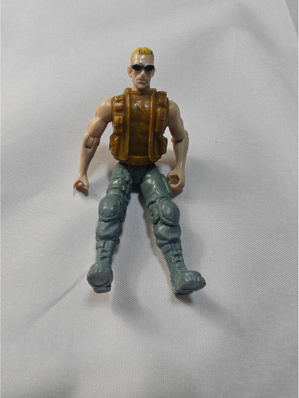 SOLDIER FIGURINE KID CONNECTION Blonde Hair Sunglasses 4”